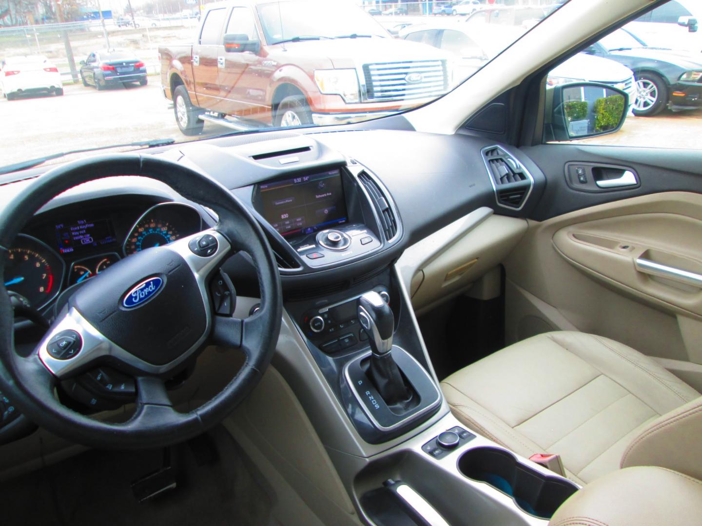 2013 GREEN Ford Escape SEL FWD (1FMCU0HX0DU) with an 1.6L L4 DOHC 16V engine, 6-Speed Automatic transmission, located at 1815 NE 28th St., Fort Worth, TX, 76106, (817) 625-6251, 32.795582, -97.333069 - Photo#10